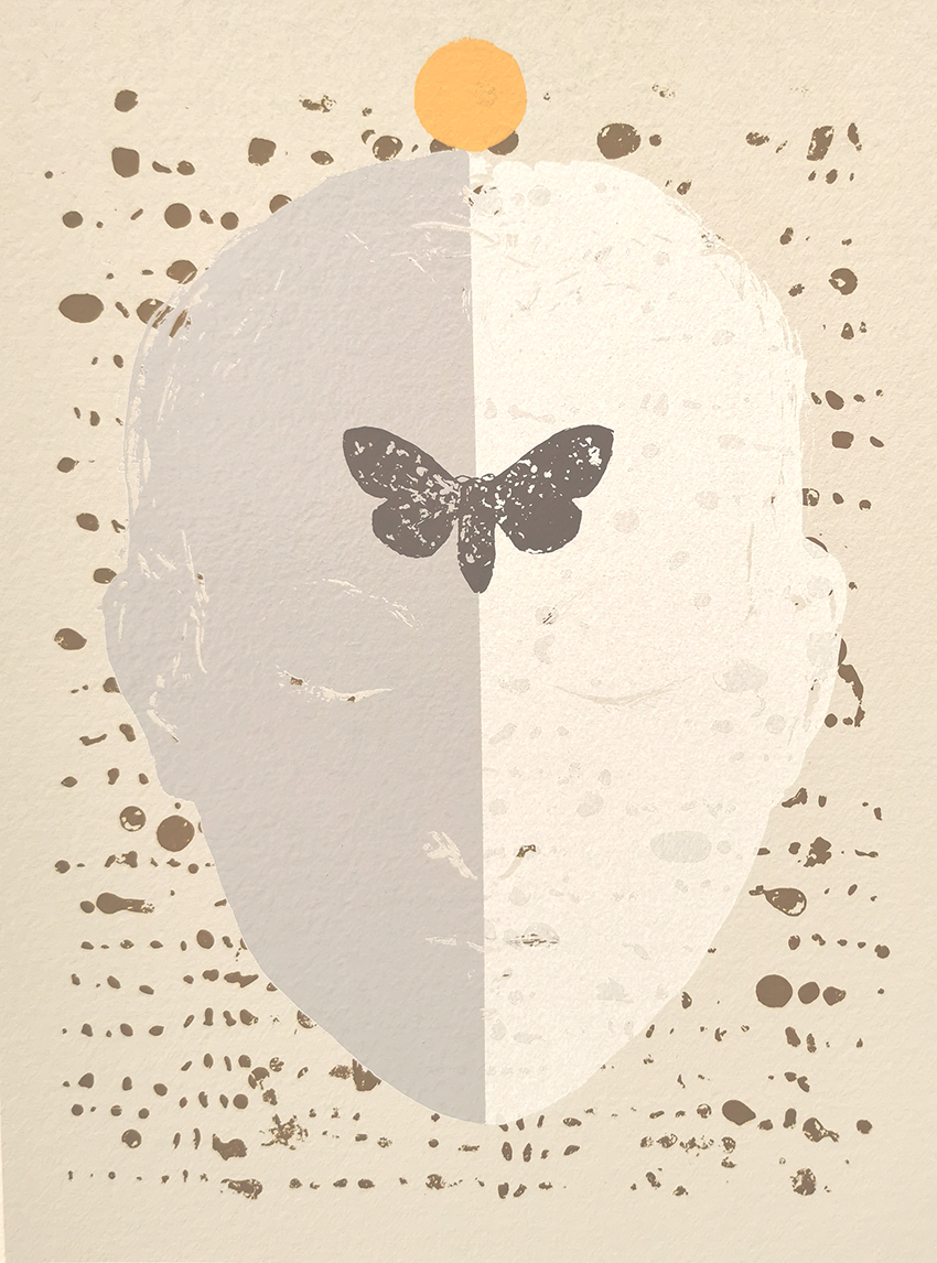 Perhonen ihmiskasvoilla, tausta abstrakti pistekuvio.