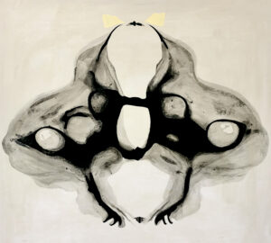 Abstrakti mustavalkoinen maalaus symmetrisellä kuviolla.