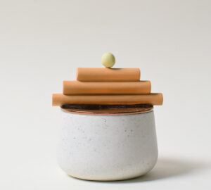 Moderni keramiikkapurkki minimalistisella kannella