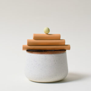 Moderni keramiikkapurkki minimalistisella kannella