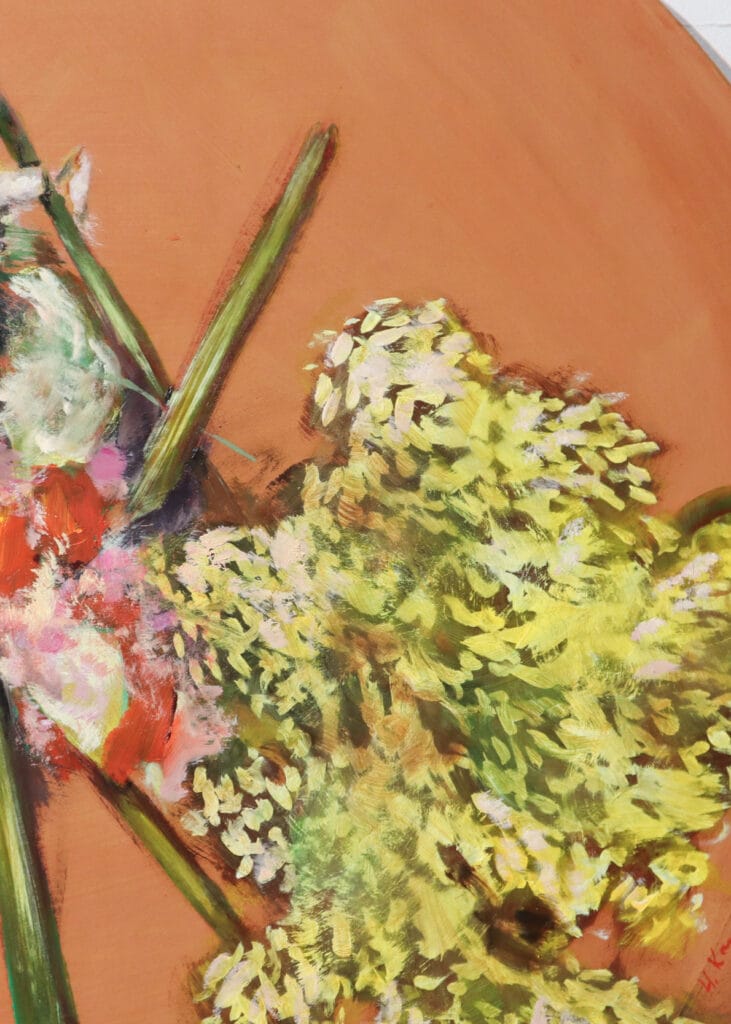 Kukkamaalaus oranssilla taustalla