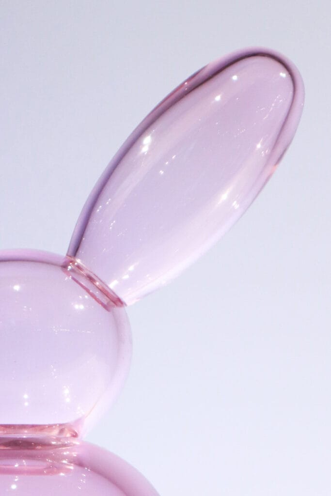 Vaaleanpunainen ilmapallopupun korva