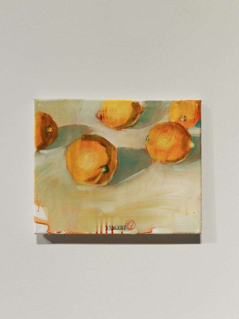 Öljymaalaus appelsiineista vaalealla taustalla