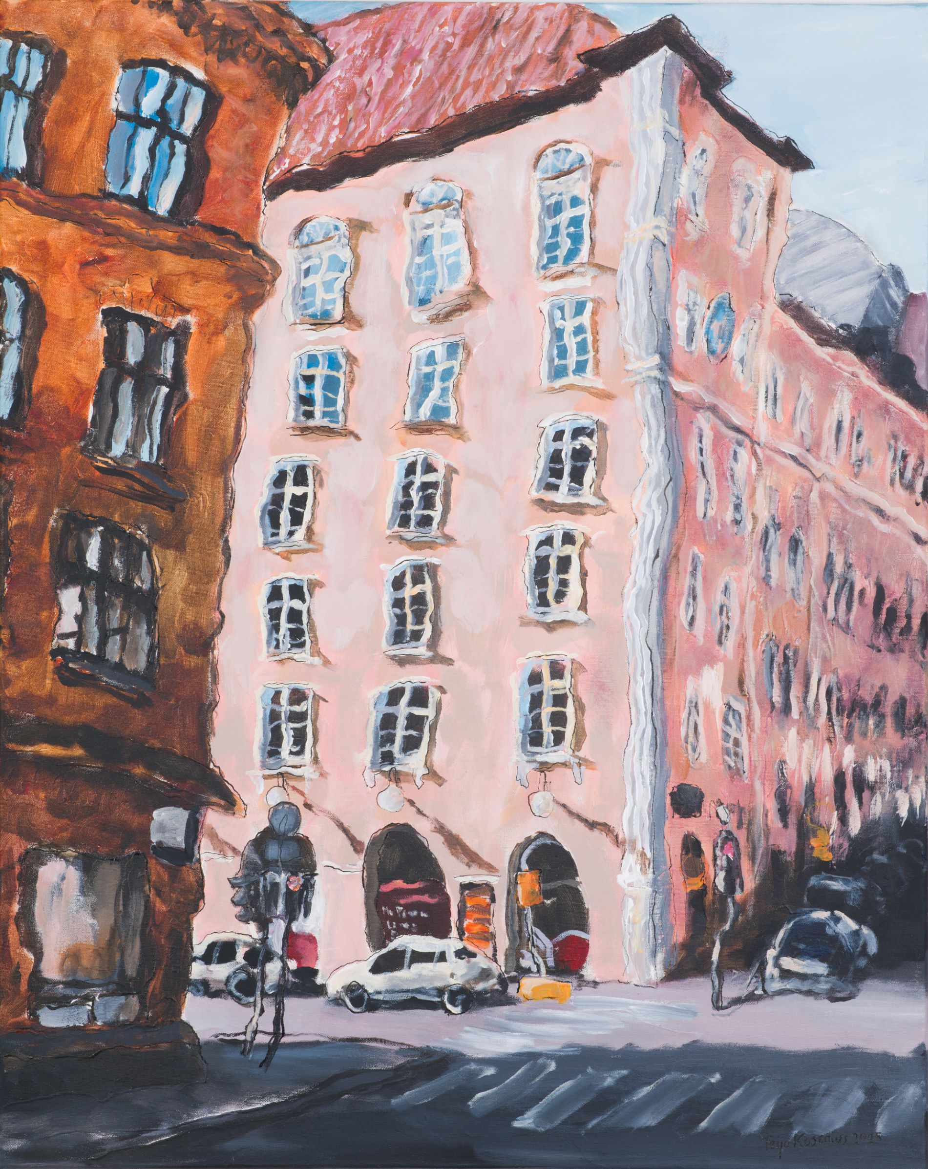 Maalaus korkeasta vaaleanpunaisesta rakennuksesta kadulla